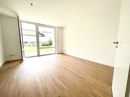 *sanierte 3 Zi-WHG, in Gersthofen, ca. 83 m², mit Terrasse, Balkon & Garten, Keller, 2 TG-Stellpl.*