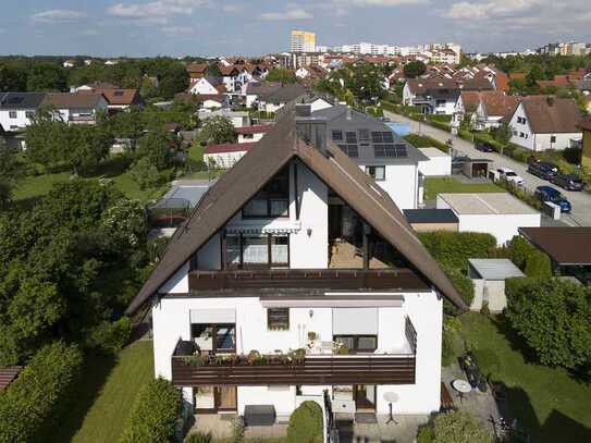 Große Dachgeschosswohnung mit geräumiger Loggia