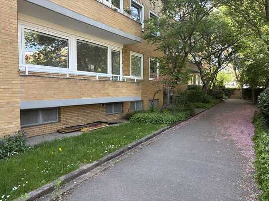 Komplett sanierte schöne 4-Zimmer-Wohnung mit Balkon in Hannover-Ricklingen