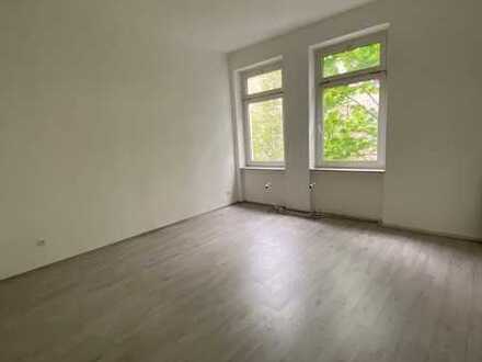 ** Kernsanierte 2-Zimmer Wohnung **