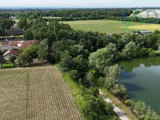 Vollerschlossene Baugrundstück mit Altbestand in Seenähe zu verkaufen