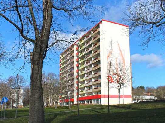 Gemütliche 1-Raum-Wohnung mit Aufzug, Badewanne u. großem Balkon