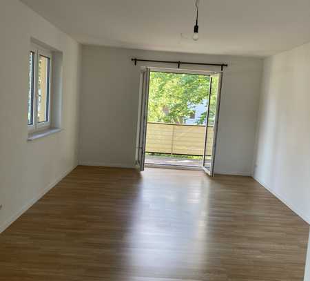 Exclusive 4-Zimmer-Wohnung mit gehobener Ausstattung Balkon und EBK in Eichwalde