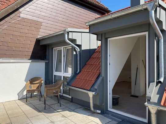 Neu Renoviertes 5-Zimmer-Reihenendhaus mit sonniger Dachterrasse