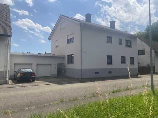 Zweifamilienhaus mit Blick ins Grün