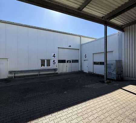 425 m² Lagerhalle mit Hallenbüros zu vermieten