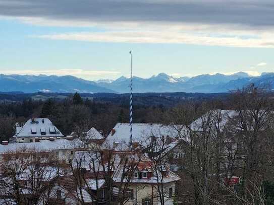 Exklusive 3-Zimmer-EG-Wohnung mit atemberaubendem Blick in die Alpen und über das Isartal