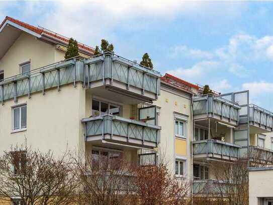 Freundliche 3-Zi-Wohnung mit Wohnküche, 2 Bädern, Balkon und sehr guter ÖPNV-Anbindung in Ottobrunn