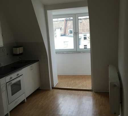 Ansprechende und gepflegte 3,5-Raum-DG-Wohnung mit Einbauküche WG-Tauglich in Dortmund