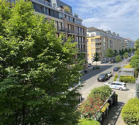 Provisionsfrei: Wunderschöne Zwei-Zimmer-Wohnung im Deutschherrnviertel / direkt am Main