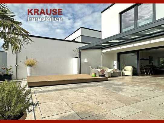 *Bauhausstil Villa mit Wellness-Pool und Photovoltaik*