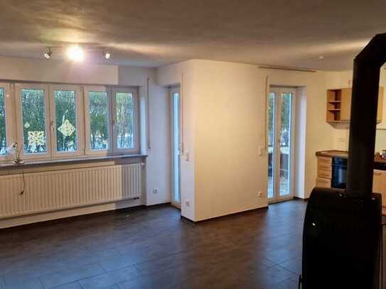 Einliegerwohnung 650 € - 60 m² - 2.0 Zi. Garten und Garage