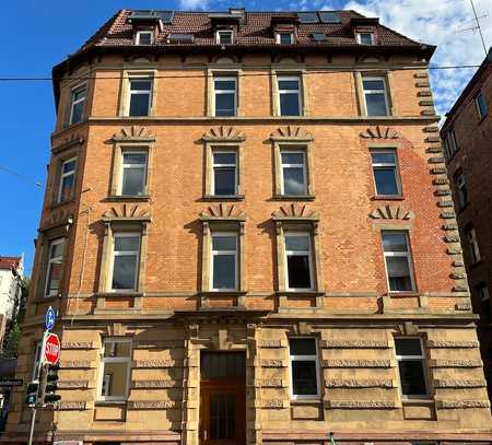 Schöne Altbau-Wohnung mit Balkon, Badewanne in Stuttgart-West