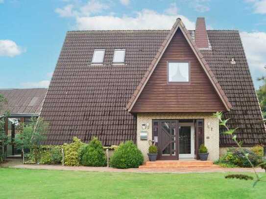 Freistehendes Nurdachhaus mit großem Garten, Wintergarten und separatem Büro