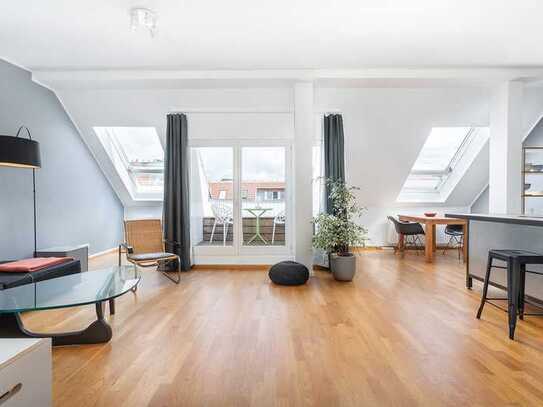 Immanuelkirchstraße, Winsviertel: 2 Zimmer-Dachgeschosswohnung mit Terrasse und Design-Ausstattung