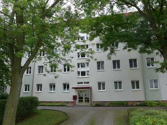 In ruhiger Lage sehr gepflegt (oben) wohnen | 3-Zi.-Wohnung inkl. Balkon + Stellplatz