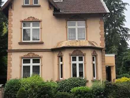 "Liebhaberstück"
Große "Stilvilla" sucht neue Bewohner mit handwerklichem Geschick