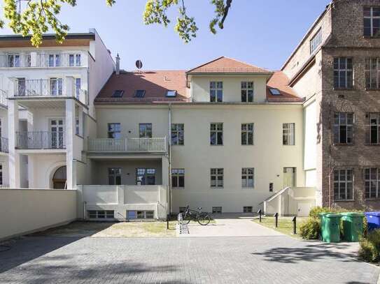 moderne 2,5 Zimmerwohnung mit EBK und Aufzug