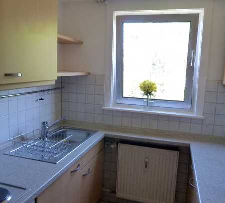 Hanau-Rosenau " Helle 2 Zimmer-Dachgeschosswohnung. Ideal für Singles"