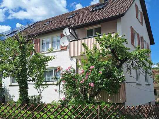 Sonnige Doppelhaushälfte für Familien / mehrere Generationen, großer Garten und Baufensterreserve