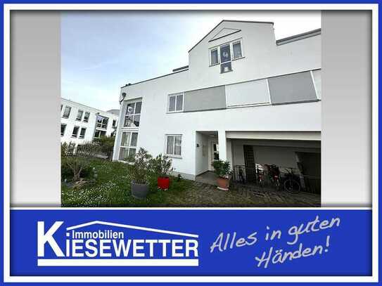 Stadtnahes Wohnen mit Gartenzauber - Ihre Erdgeschosswohnung mit Garten