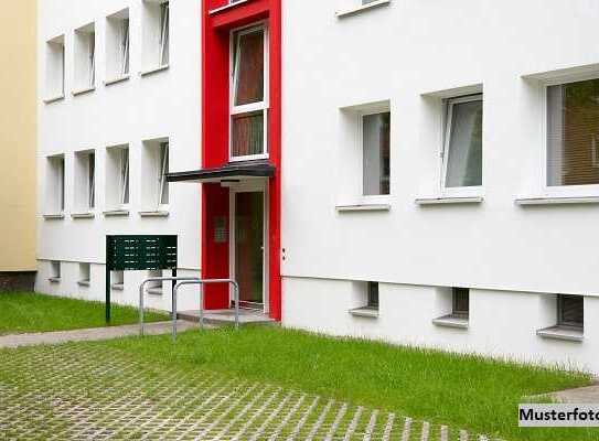 Kapitalanlage ++ Mehrfamilienhaus mit 3 Wohnungen und Gewerbeflächen ++