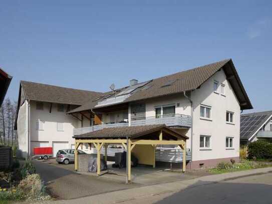 Vermietetes Mehrfamilienhaus mit 4 Wohneinheiten, 1.972 m² Grundstück und Ökonomie in Bühl-Oberbruch