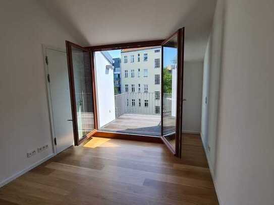 Attraktive Dachgeschosswohnung am Schloss Charlottenburg inkl. Tiefgaragenstellplatz