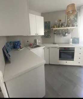 Vollständig renovierte Wohnung mit vier Zimmern sowie Balkon und EBK in Dortmund
