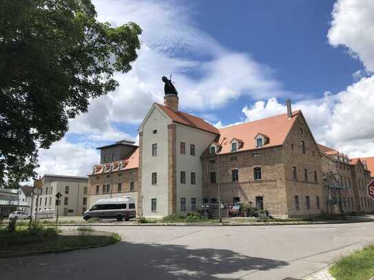 Großzügige 2 Zimmer Wohnung mit viel Charme