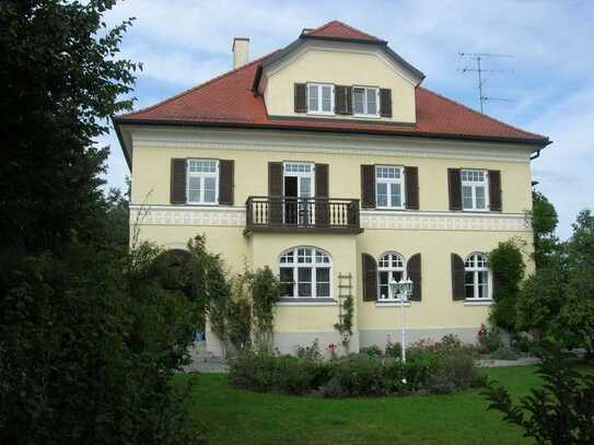 Helle 3-Raum-Wohnung in Jugendstilvilla mit großem Gartenanteil in Albaching / Hackschnitzelheizung