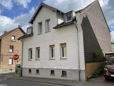 Großes und gepflegtes Zweifamilienhaus in zentraler Lage von Nidderau-Windecken