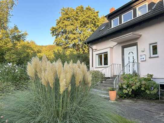 Charmante 4,5 Zimmer Doppelhaushälfte in idyllischer Lage von Oberdollendorf