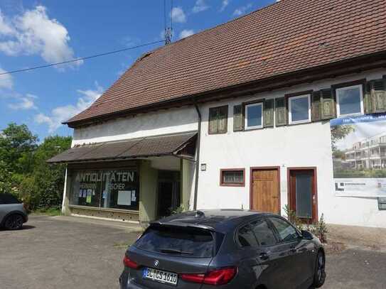 Renovierungsbedürftiges Haus mit viel Platz und Ladeneinheit oder Neubau für 6-Familienhaus