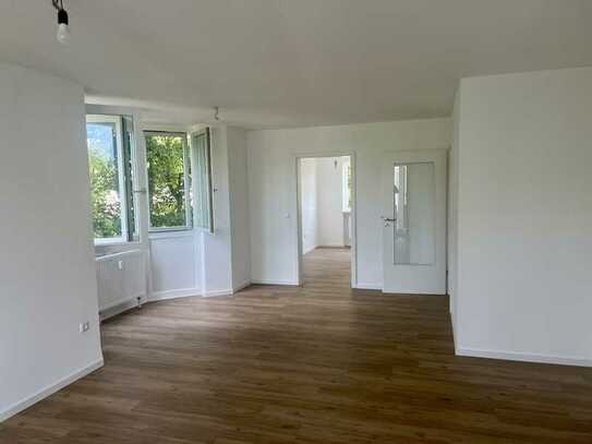 PRIVATVERKAUF Geschmackvolle 3-Zimmer-Wohnung mit Loggia in Augsburg Inningen