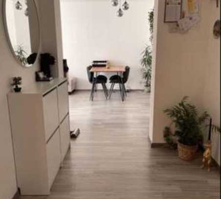 Modernisierte 2-Zimmer-Wohnung mit Balkon und Einbauküche in Friedberg