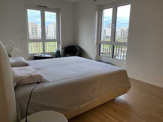 Sehr helle und moderne 3-Zimmer-Wohnung mit Einbauküche in Frankfurt am Main