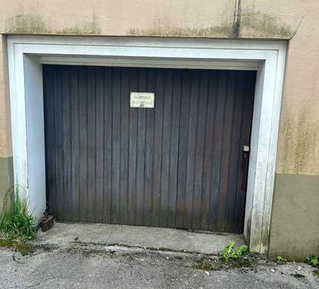 Garage für kleines Fahrzeug und viel Abstellfläche zentrumsnah