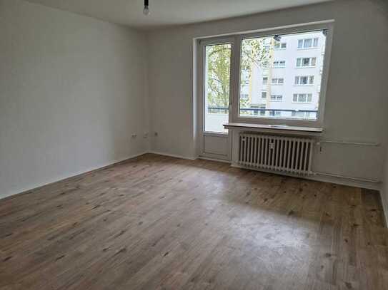 Helle 2-Zimmer-Wohnung mit Sonnenbalkon