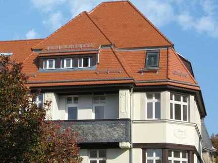 schöne 2-Zimmer-Wohnung mit Balkon im 1.Obergeschoss in sanierter Stadtvilla