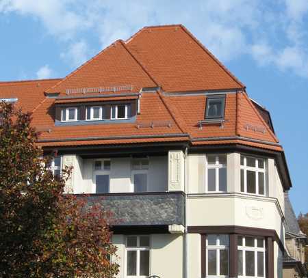 schöne 2-Zimmer-Wohnung mit Balkon im 1.Obergeschoss in sanierter Stadtvilla