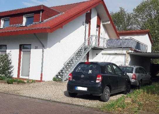 nicht alltägl Eigentumswohnung: Oberwohnung mit sep. Eingang und gr. Dachterrasse