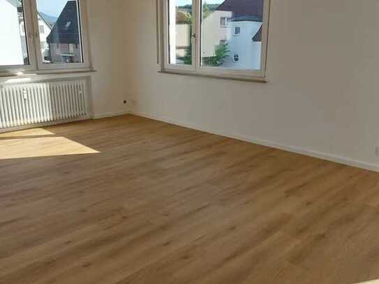 5-Zimmer-Terrassenwohnung mit Balkon in Frickenhausen