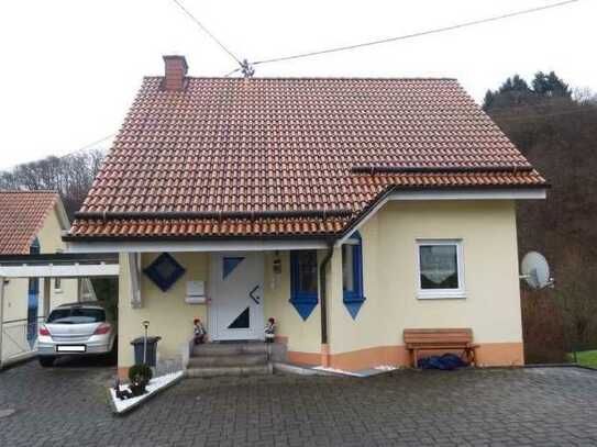Neuwertiges Einfamilienhaus in ruhiger Wohnlage in 55743 Idar-Oberstein