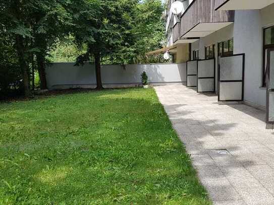 Voll möbliert! TOP-saniertes und sehr ruhiges Garten-Apartment mit TG München Sendling-Westpark