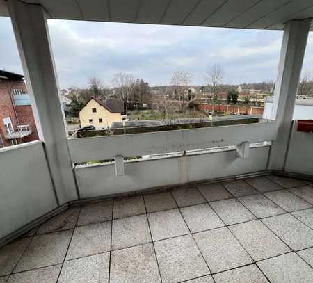 Schöne 2,5 Zimmer Wohnung & Balkon (WBS notwendig)