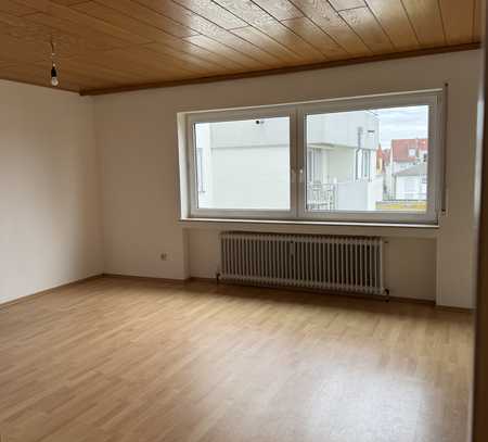 3-Raum-Wohnung mit Balkon und EBK in Neu-Ulm/Pfuhl