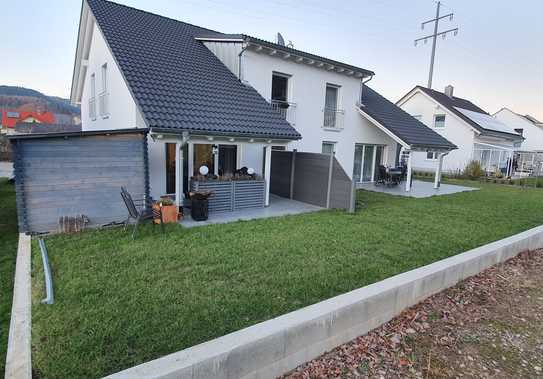 Schöne DHH in Maulburg (Neuwertig)