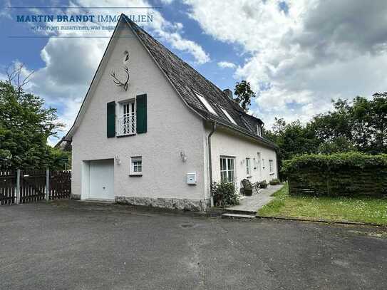 Historisches Forsthaus mit schönem Garten und Garage 
in traumhafter Hexenturm Wohnlage von Idstein