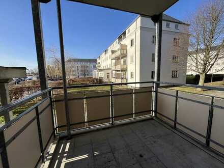 Lichtdurchflutete 2-Zimmer-Wohnung mit Balkon in schöner Lage!